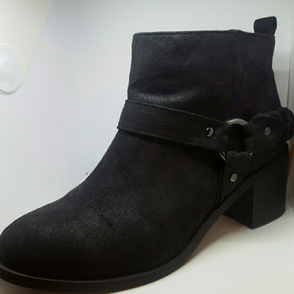 CARLOS Booties